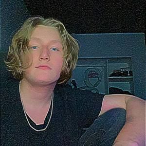 Meet your Posher, Levi